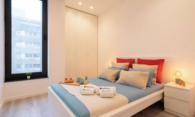 Leixões Apartment | Trendy Spacious Flat by HostWise