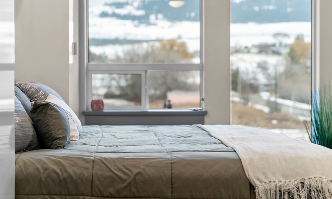 Vernon Apartment | Trendy Studio, Mountain Views, Close to Ski Hill!