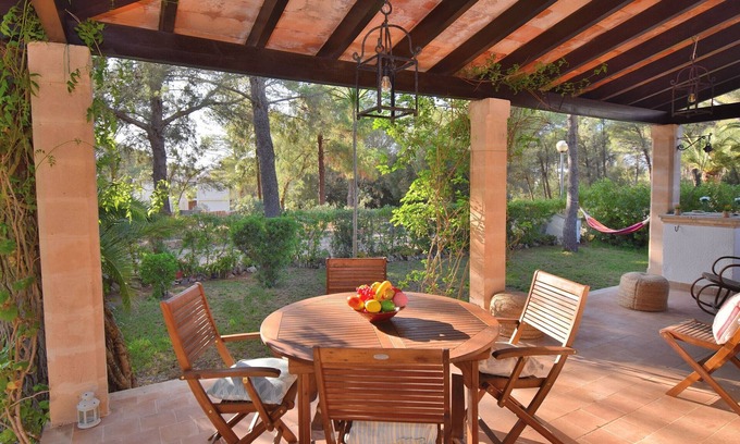 Cielo de Bonaire Ski Chalet | Trevol 020 fantastic house with large garden and terrace, barbecue, air-conditioning and WiFi