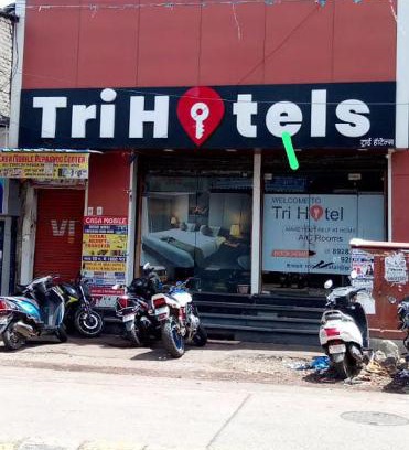 Kandiwali West Hotel | TRI HOTEL