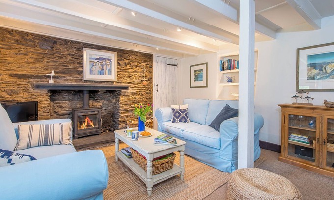 Haverfordwest Cottage | Tri Pysgodyn, Holiday Cottage Abercastle, Sleeps 4, 2 bedrooms, bathrooms