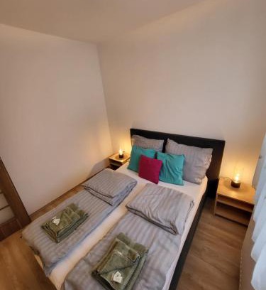 Gyor Apartment | TriAngol Apartman: fürdő, belváros, egyetem