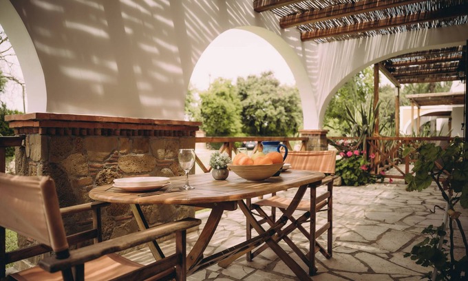Ilida Apartment | Trikalioti's Lush Estate Apt Afrodity, Palouki, Greece