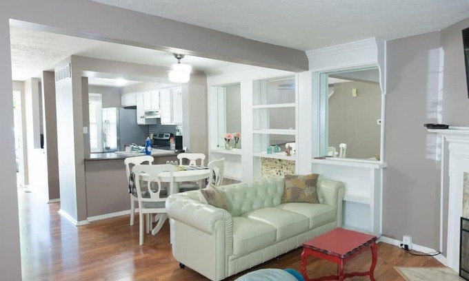 Indianapolis House | Trilevel, King beds, Great Location!!