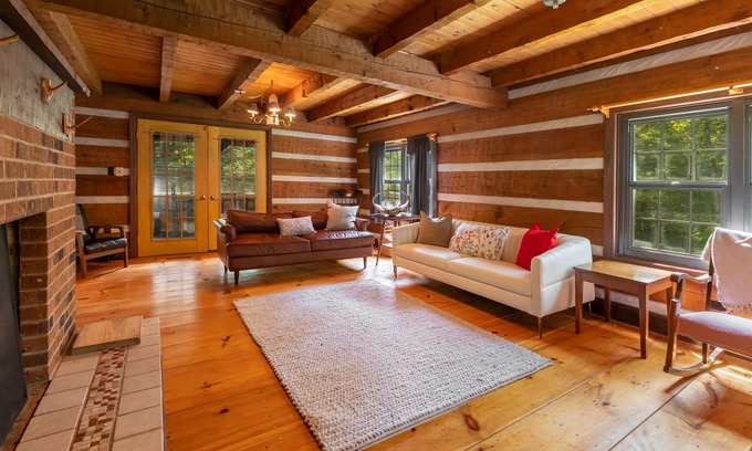 Cobden Cabin | Trillium Chalet - Luxury Primitive Cabin tucked in the woods on 10+ acres