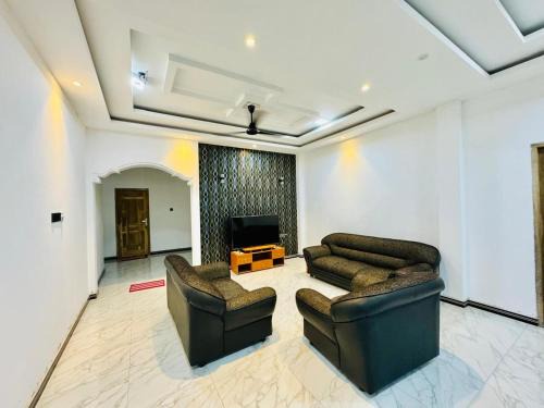 Arunagiri Nagar Villa | Trinco Town Family Guest House