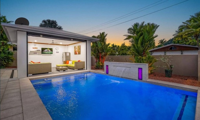 Trinity Beach House | Trinity Beach Stunner - Tropical Entertainer