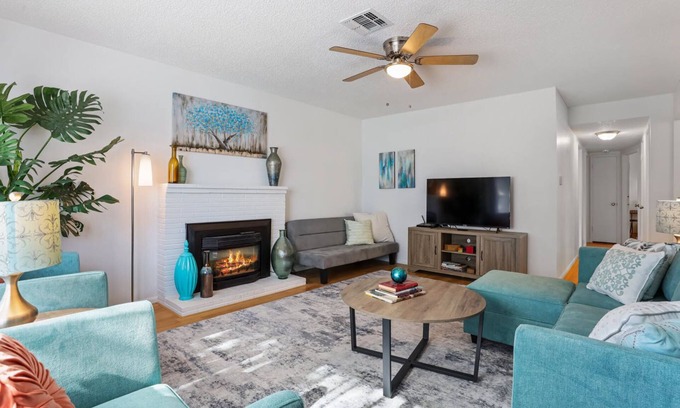 Lodi House | Trinity Escape, Entire home, 3 bedroom, 2 bath near Lodi Lake