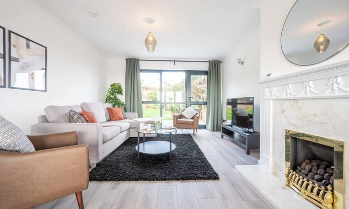 Caerleon House | Trinity View by Tŷ SA - Beautiful 5 bed in Newport