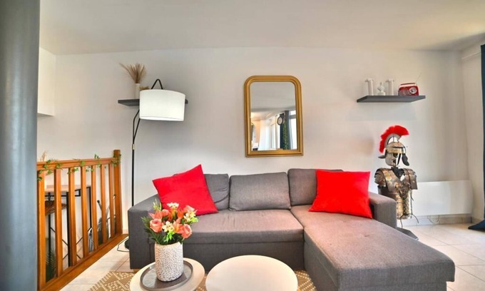 Saintes Apartment | Triomphe - VUE Sublime, Hypercentre, TV 4K, Fibre