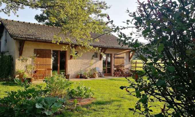 Viry Bed & Breakfast | Trip'n Touille guest house with view of the bocages