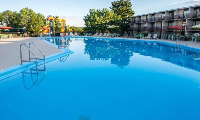 Harrisburg - Hershey House | Trip to Pennsylvania On The Budget, Stay at Red Lion Hotel Harrisburg Hershey!