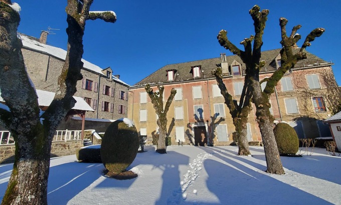 Besse-en-Chandesse Apartment | TRIPLEX DE CHARME DANS PETITE COPROPRIETE