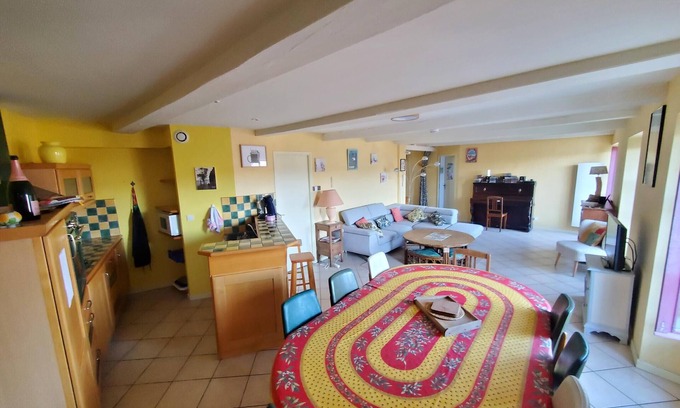 Besse-en-Chandesse Apartment | TRIPLEX DE CHARME DANS PETITE COPROPRIETE