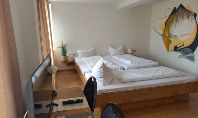 Ulm Hotel | Triple Room Ensuite in Hotel Ulmer Stuben