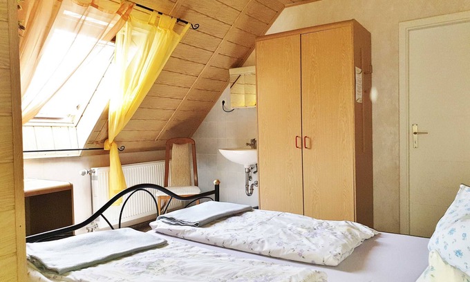 Hoyerswerda Cottage | Triple room - Pension Henze