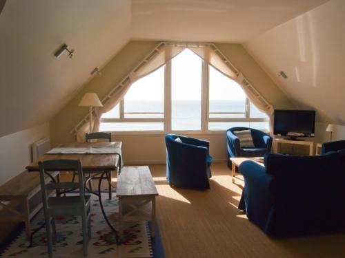 Ambleteuse Apartment | Triplex de standing à Ambleteuse avec terrasse, parking et Wifi - FR-1-376-26