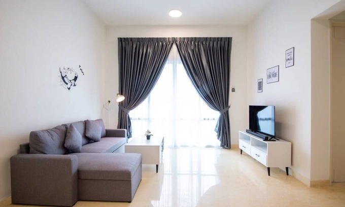 Central District Apartment | TriTower 2BR Opp JB CIQ 6Pax WiFi Free Parking
