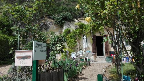 Luynes House | Troglo Papillon