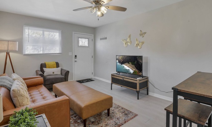 Franklin Park House | Trolley District Treasure/1 BR Apt