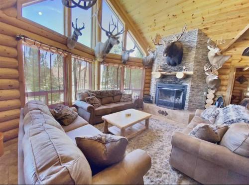 Duck Creek Village House | Trophy Room Retreat - Large Lodge Sleeps Up To 15
