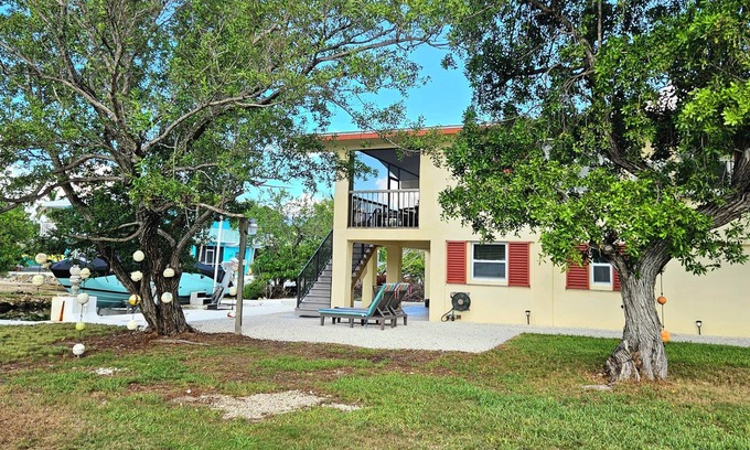 Doctor's Arm House | Tropical Canal-front Cottage in the Lower Florida Keys