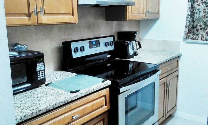 Gulf Gate Estates Hotel | Tropical Dreams - Sarasota Condos Near Siesta Key