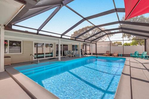Bayshore Gardens House | Tropical Haven Retreat 4 Beds 3 Baths Ultimate Family Vacation