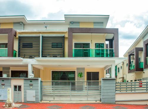 Hulu Kinta House | TROPICAL LIVINGS MERU IPOH HOMESTAY by Grab A Stay