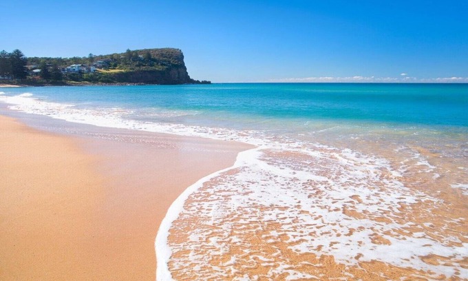 Avalon Beach House | Tropical Oasis - 2 minute walk to beach