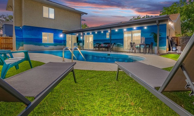 Walsingham House | Tropical on 108th