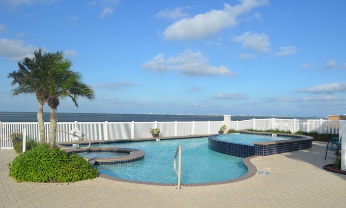 Port Isabel House | Tropical Paradise on the Bay! Las Joyas