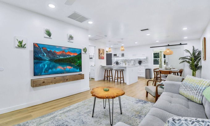 Clearwater Villa | Tropical Paradise w/3 Pools & Only 13 Mins to Beach