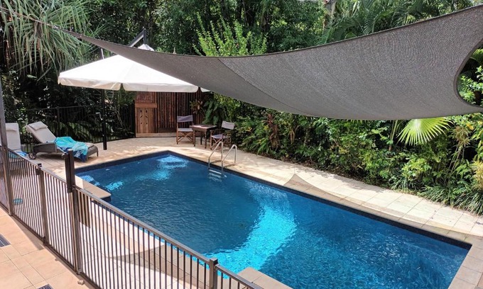 Nelly Bay Apartment | Tropical Poolside Retreat