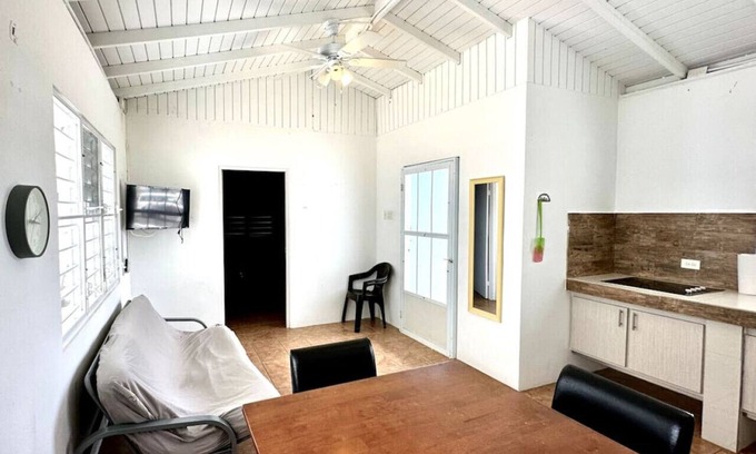 El Combate Apartment | Tropical Retreat Apt steps away from Combate Beach