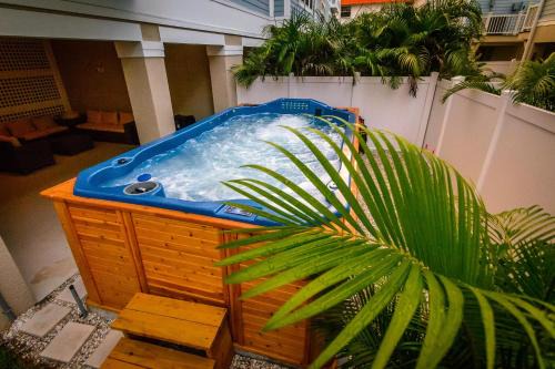 Redington Beach House | Tropical Treasure Beach Villa