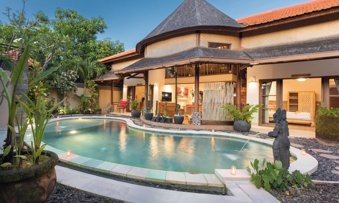 Jimbaran Villa | Tropically, 4-Bedroom Villa in Balangan