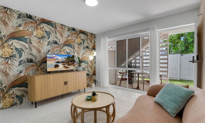 Cairns North Apartment | Tropicana Boutique Hotel - 2