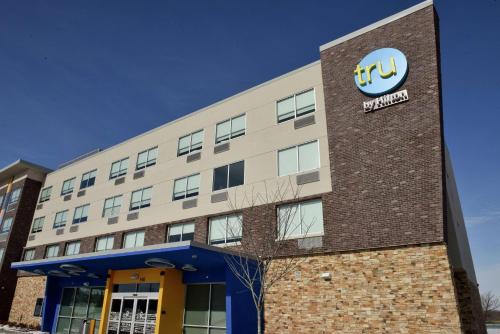 Lawrence Hotel | Tru By Hilton Lawrence