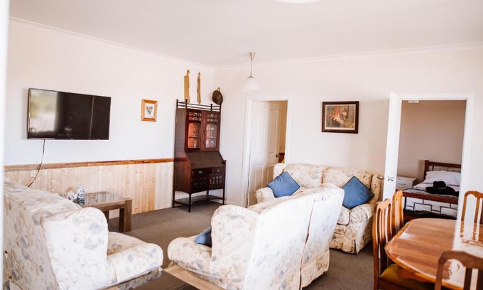 Sheffield Apartment | True Blue Five - The Residence
