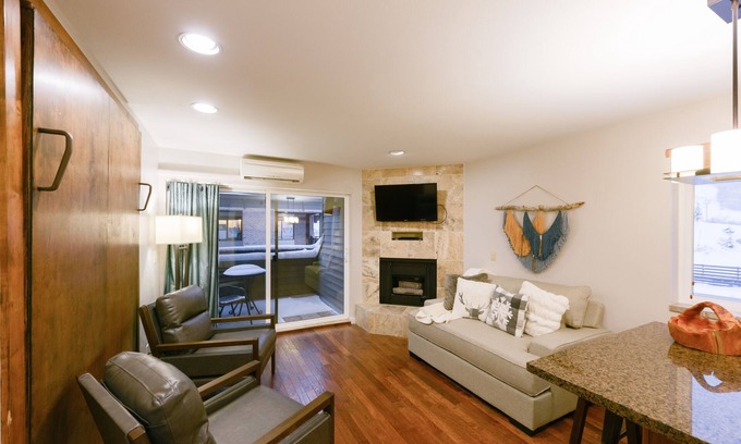 North Park City Condo | TRUE Ski-In/Ski-Out PARK CITY VACATION CONDO with MOUNTAIN VIEW!