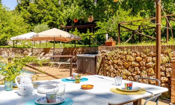 Simignano Villa | True Tuscany Siena!Entire Property, Exclusive10p A/C,pool,Hottub, OutdoorKitchen