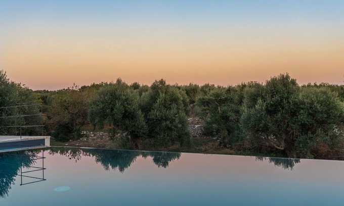 Cisternino House | Trullo in Cisternino with Infinity Pool