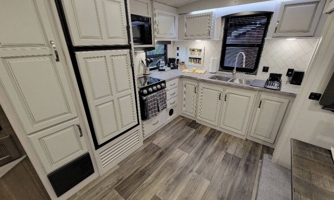 Damascus House | Try The RV Life - 2022 Cougar Executive