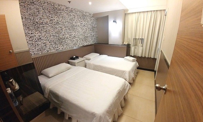 Kwun Chung Apartment | Tsim Sha Tsui, 2mins to Jordan Station,HarbourCity, Temple