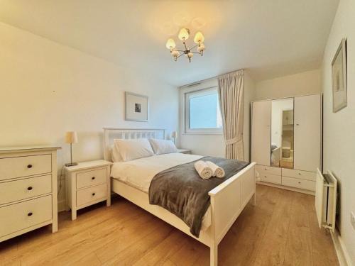 Selhurst Apartment | TTSA - 2 Bedroom Apartment-Croydon - Mayday Hospital