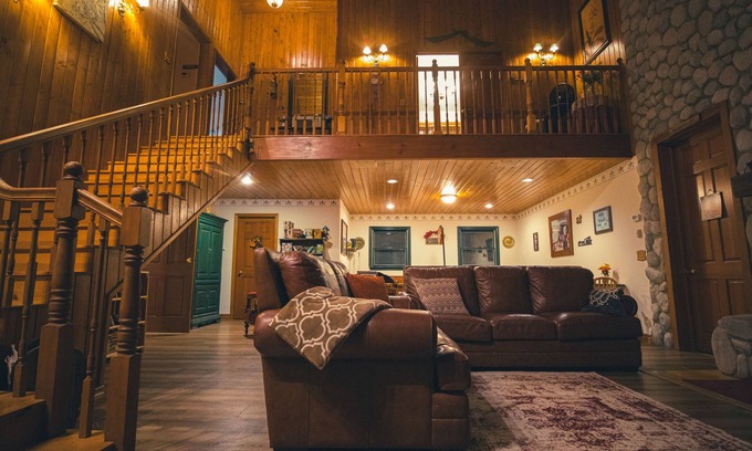 Julian Cabin | Tucker Peak Lodge