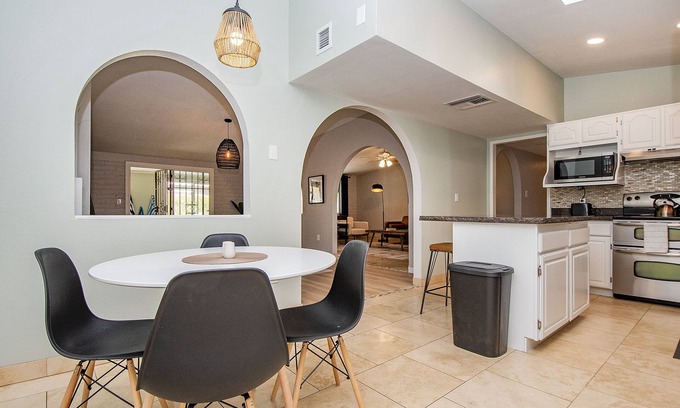 Tucson House | Tucson's Swim and Golf paradise!