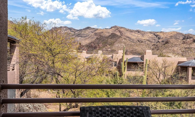 Tucson Condo | Tucson Ventana Canyon Condo Catalina Foothills Stunning Views, AC, Wifi, Pool