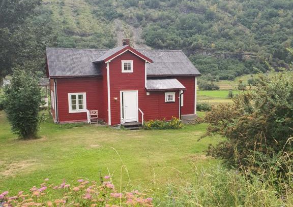 Borgund House | Tufte kårhus